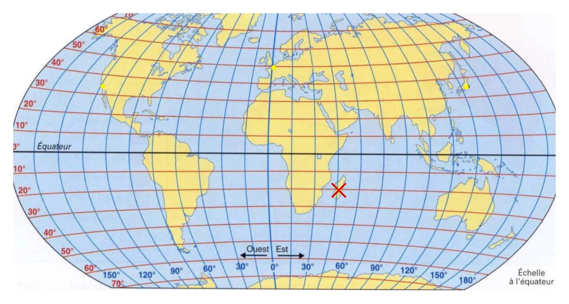 Planisphère avec une croix rouge sur Madagascar, à l'intersection du parallèle 20 degrés Sud et du méridien 45 degrés Est